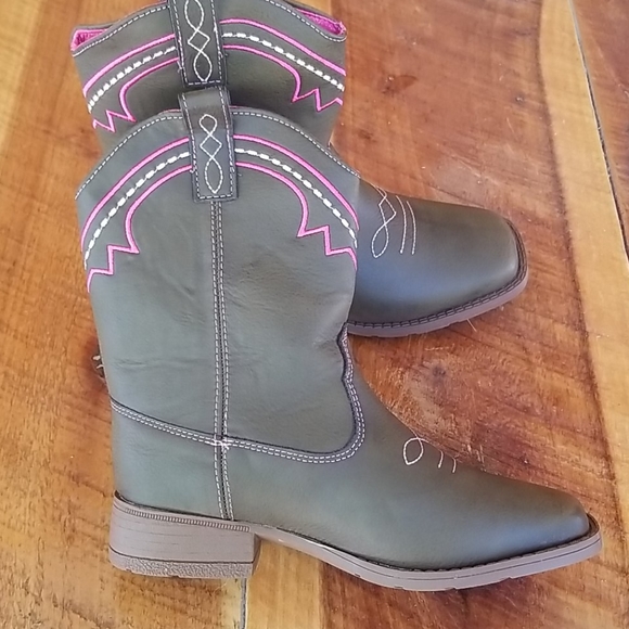 Girl's Cowgirl Boots - Picture 6 of 11